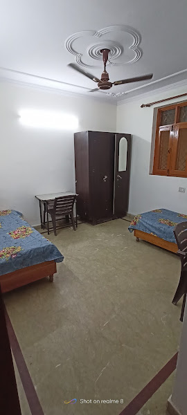 AASTHA P.G. - Boys hostel in Delhi