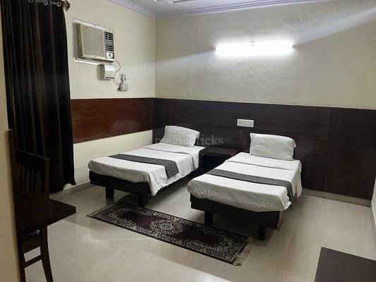 Kala Residency PG C-Scheme - Dining area