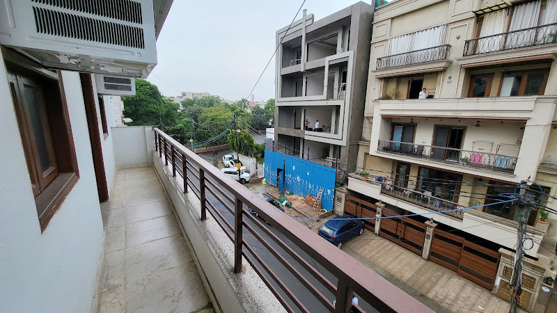 Myra PG - Girls hostel in Delhi