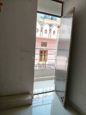 Room/Bed in a 5 Bhk apartment Agarwal Farm - Corridor