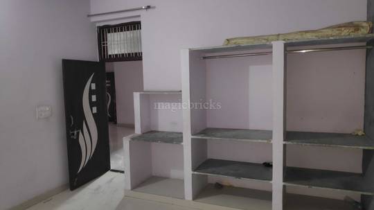 Room/Bed in a 5 Bhk apartment Sodala - Dining area