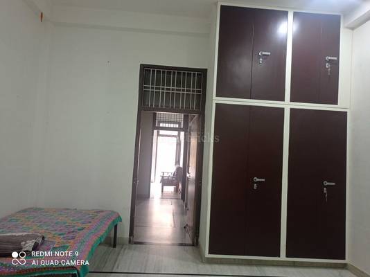 Single Room in a 2 Bhk apartment Mansarovar Colony - Co-ed hostel in Jaipur
