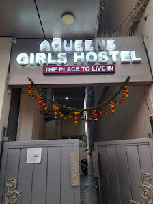 Aqueens Girls and Hostel - Room interior
