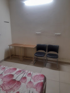 Aqueens Girls and Hostel - Building entrance